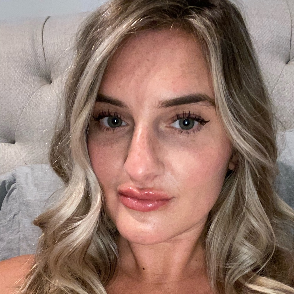 Meet your Posher, Leslie